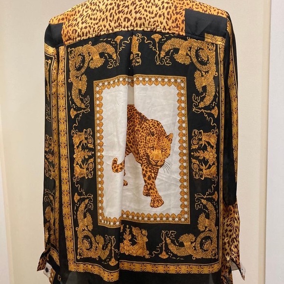 Pretty little thing blouse - Picture 3 of 3